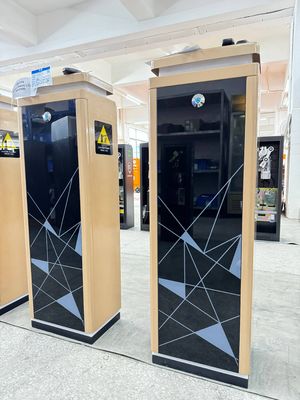 IP54 Portale di barriera di proiettore con AC220/AC110 50/60HZ 1.5S-6S Tempo di apertura/chiusura per accesso controllato e distanza di controllo remoto ≤30M